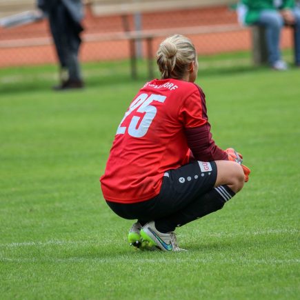 La popularisation du football féminin dans nos rues.