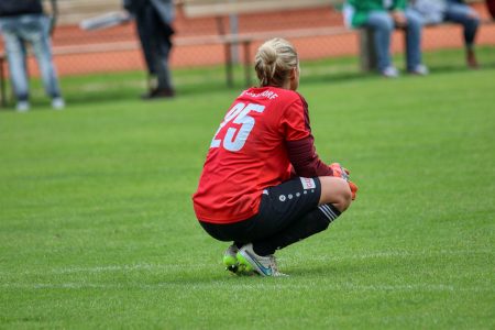 La popularisation du football féminin dans nos rues.